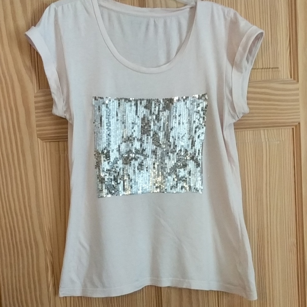 Soft t-shirt with sequins